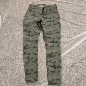 Old Navy Women's Camouflage Skinny Jeans